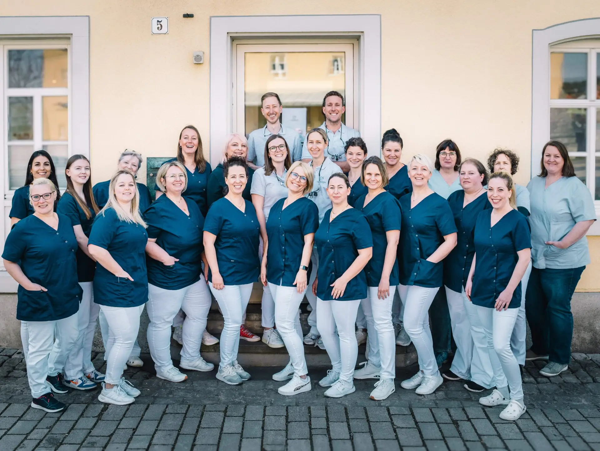 Praxisteam Gruppenfoto Uferzahnärzte Marktbreit